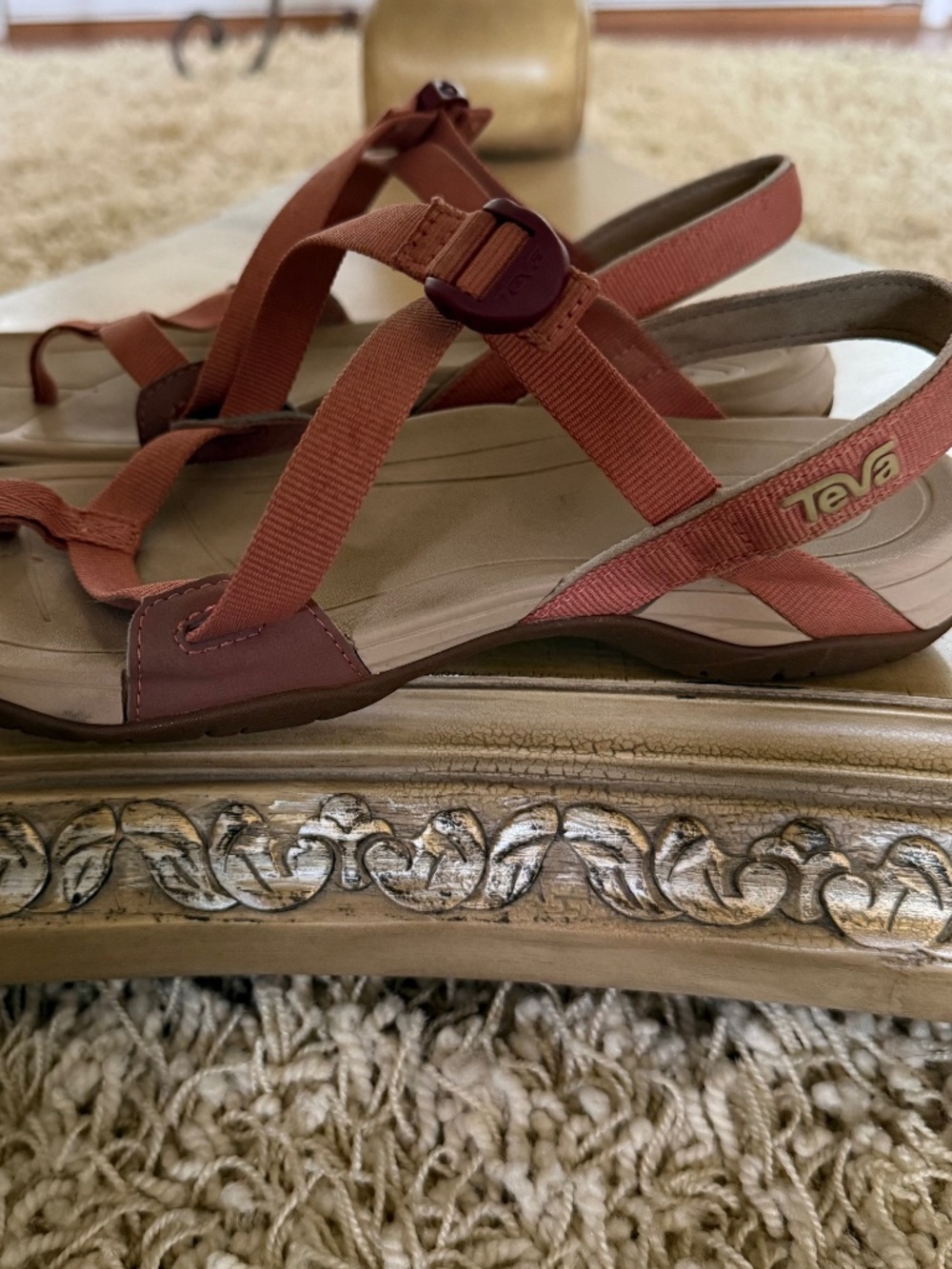 Teva Ascona Sandals Womens 8.5 Salmon Walking Hiking Strappy Thong